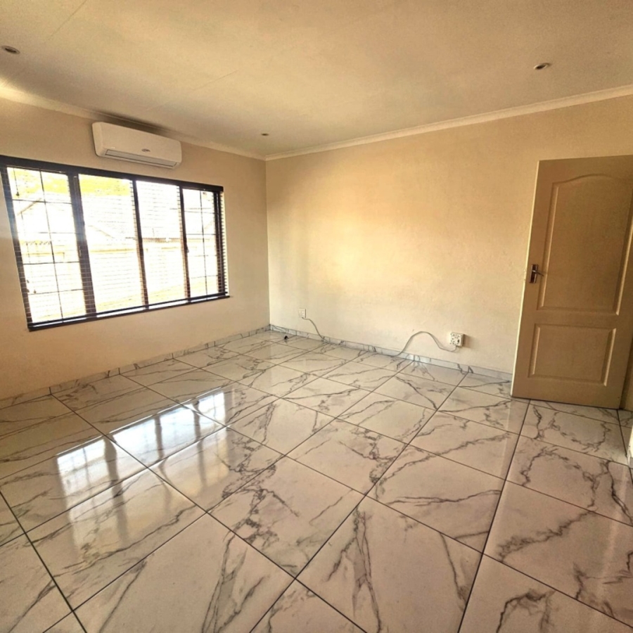 To Let 3 Bedroom Property for Rent in Safari Gardens North West